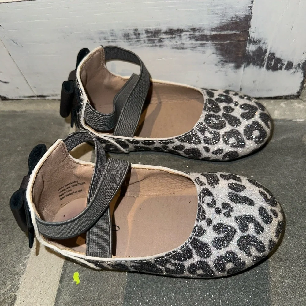 Monkey Feet Glitter Gray Leopard Print Stylish Leather Strap & Bow Slide’s